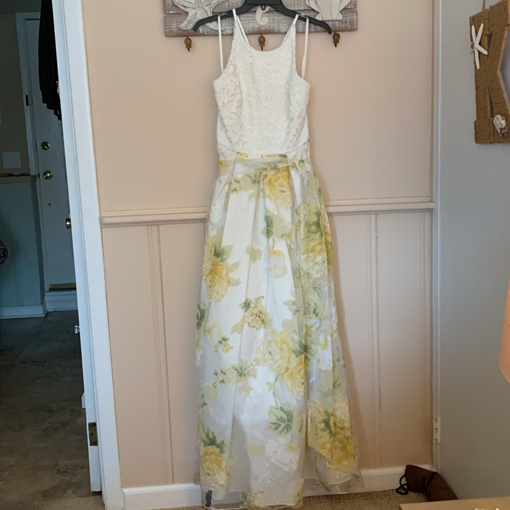 Eliza J Evening Gown - Picture 2 of 7